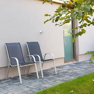 https://suite-with-back-garden.karlovyvary-hotels.com