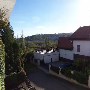 https://aparthotel-cikada.praguehotelsweb.com
